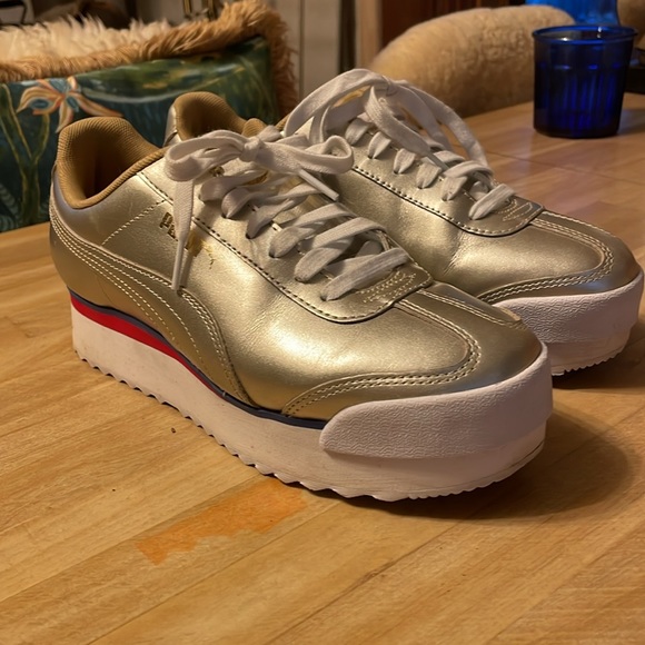 Brand new Gold Puma platform sneakers - Picture 4 of 5